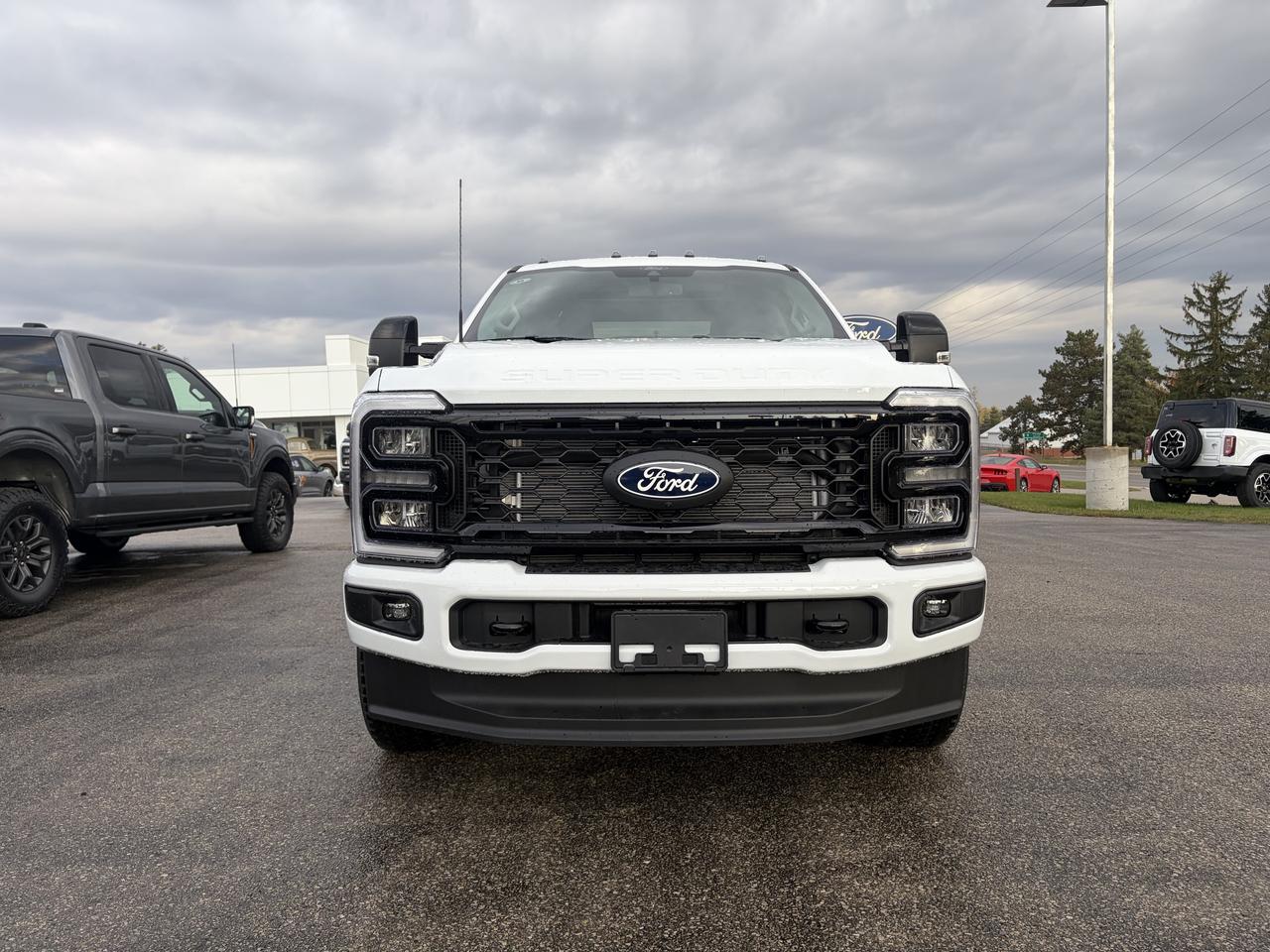 2027 Ford F-250 Lariat Crew Cab 4x4 Photo1