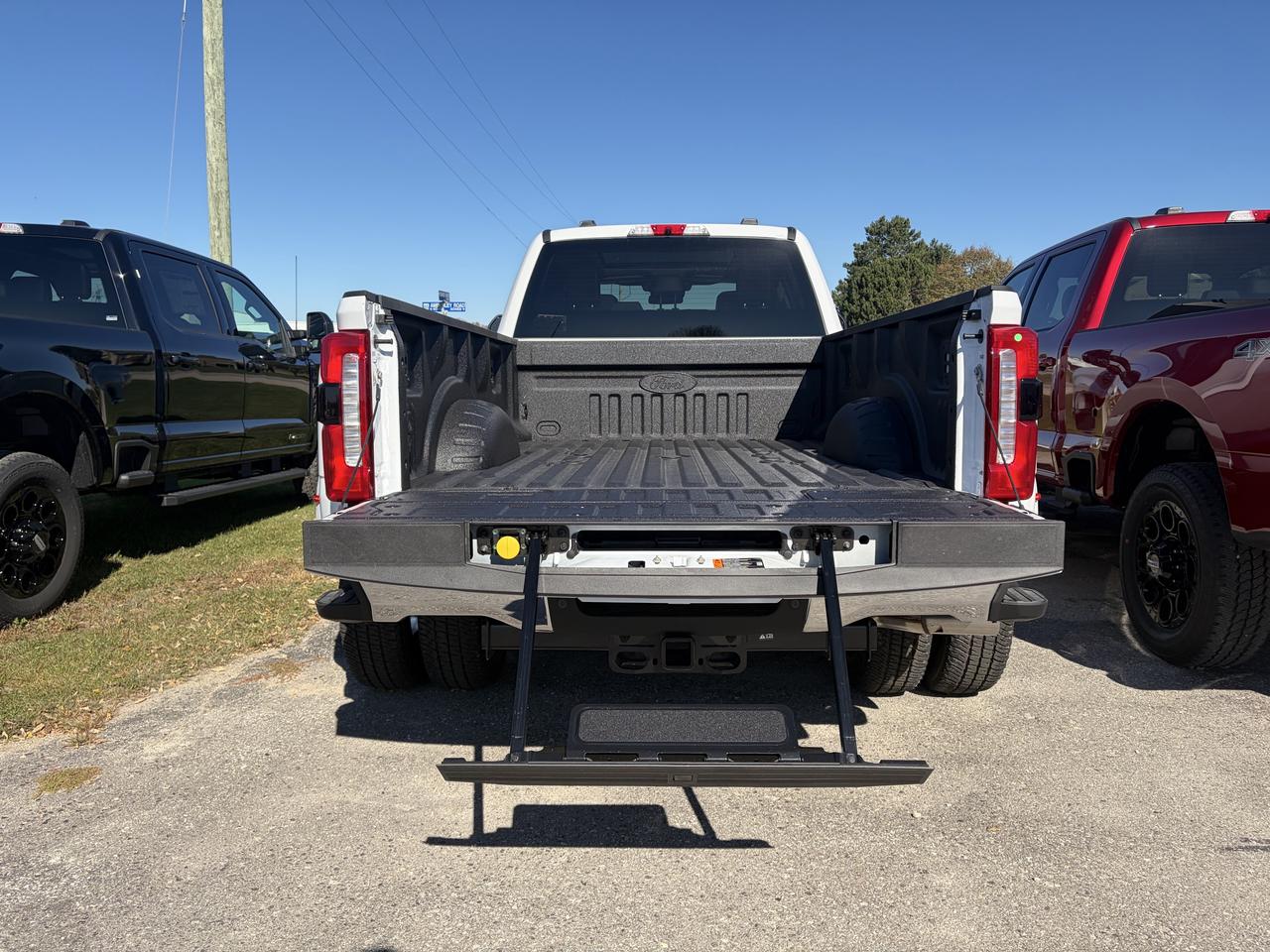 2027 Ford F-350 Lariat Crew Cab Dually 4x4 Photo