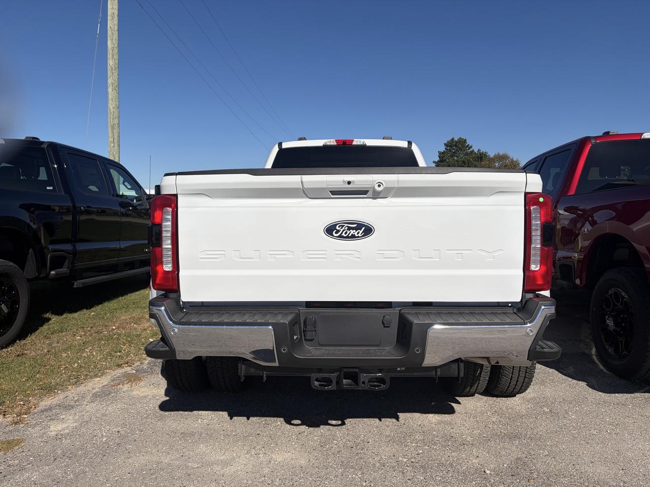 2027 Ford F-350 Lariat Crew Cab Dually 4x4 Photo