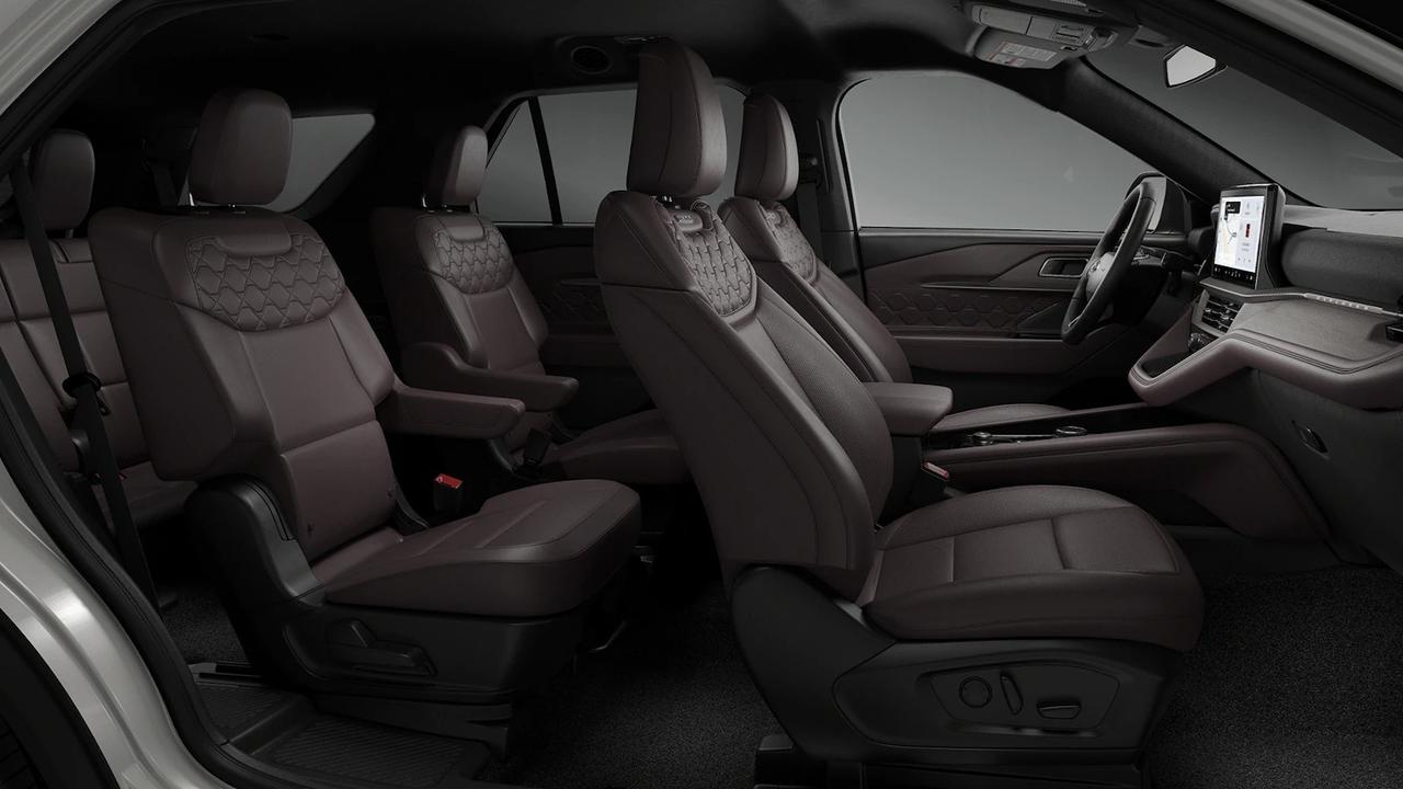 2027 Ford Explorer Platinum 4WD Photo1