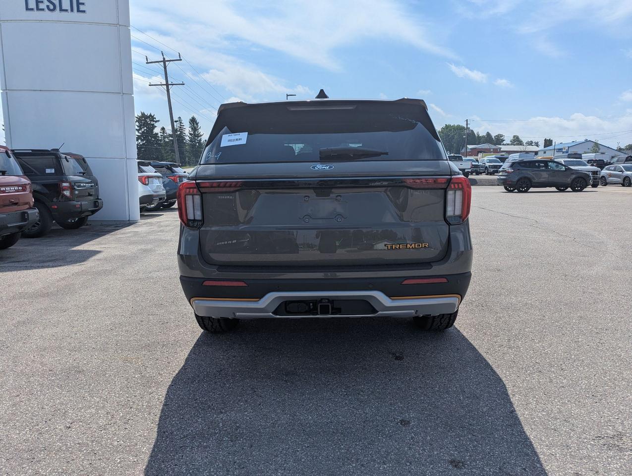2027 Ford Explorer Tremor 4WD Photo4