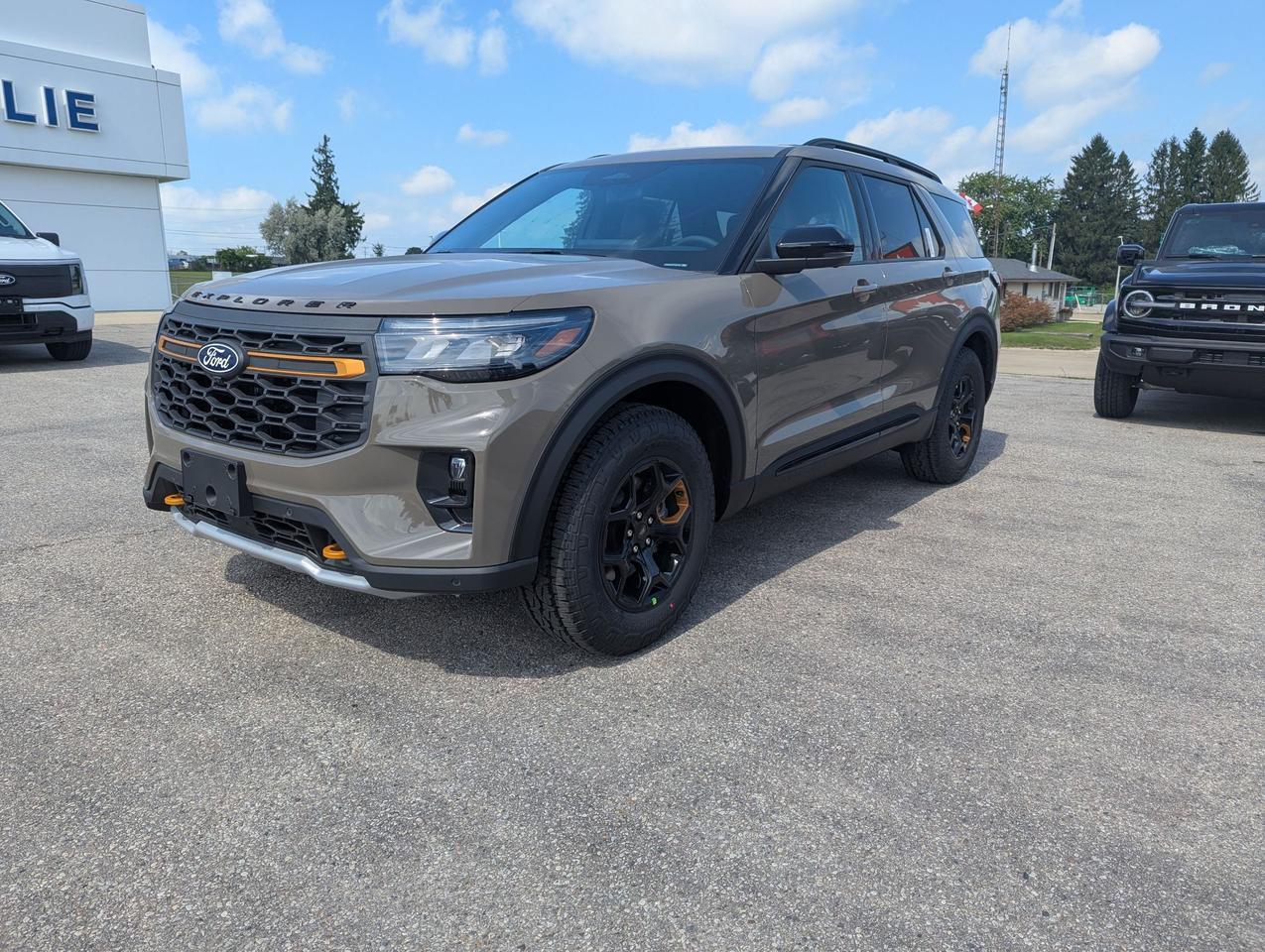 2027 Ford Explorer Tremor 4WD Photo0