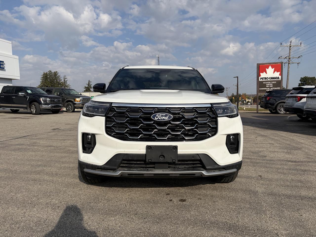 2027 Ford Explorer Platinum 4WD Photo1