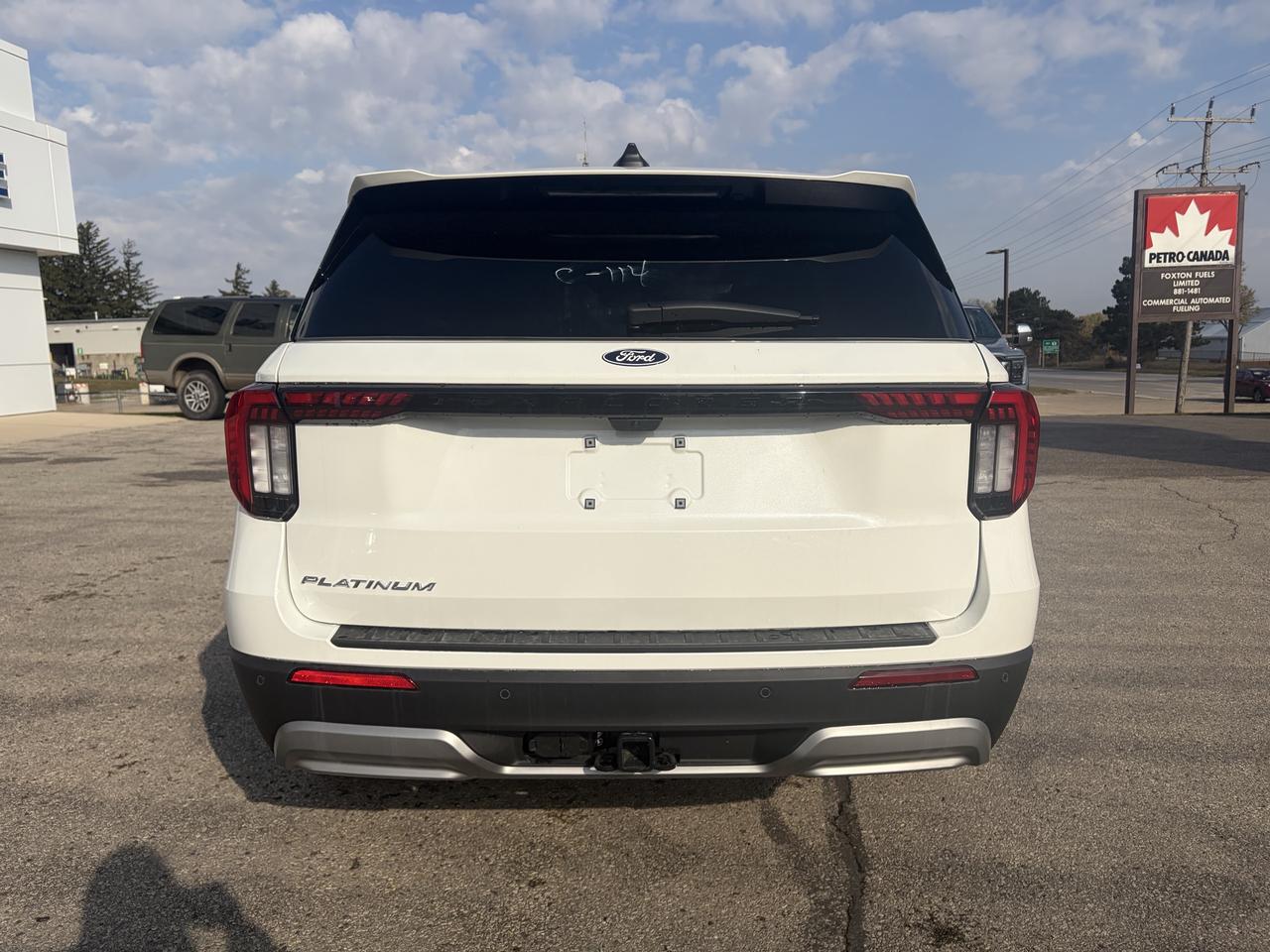 2027 Ford Explorer Platinum 4WD Photo4