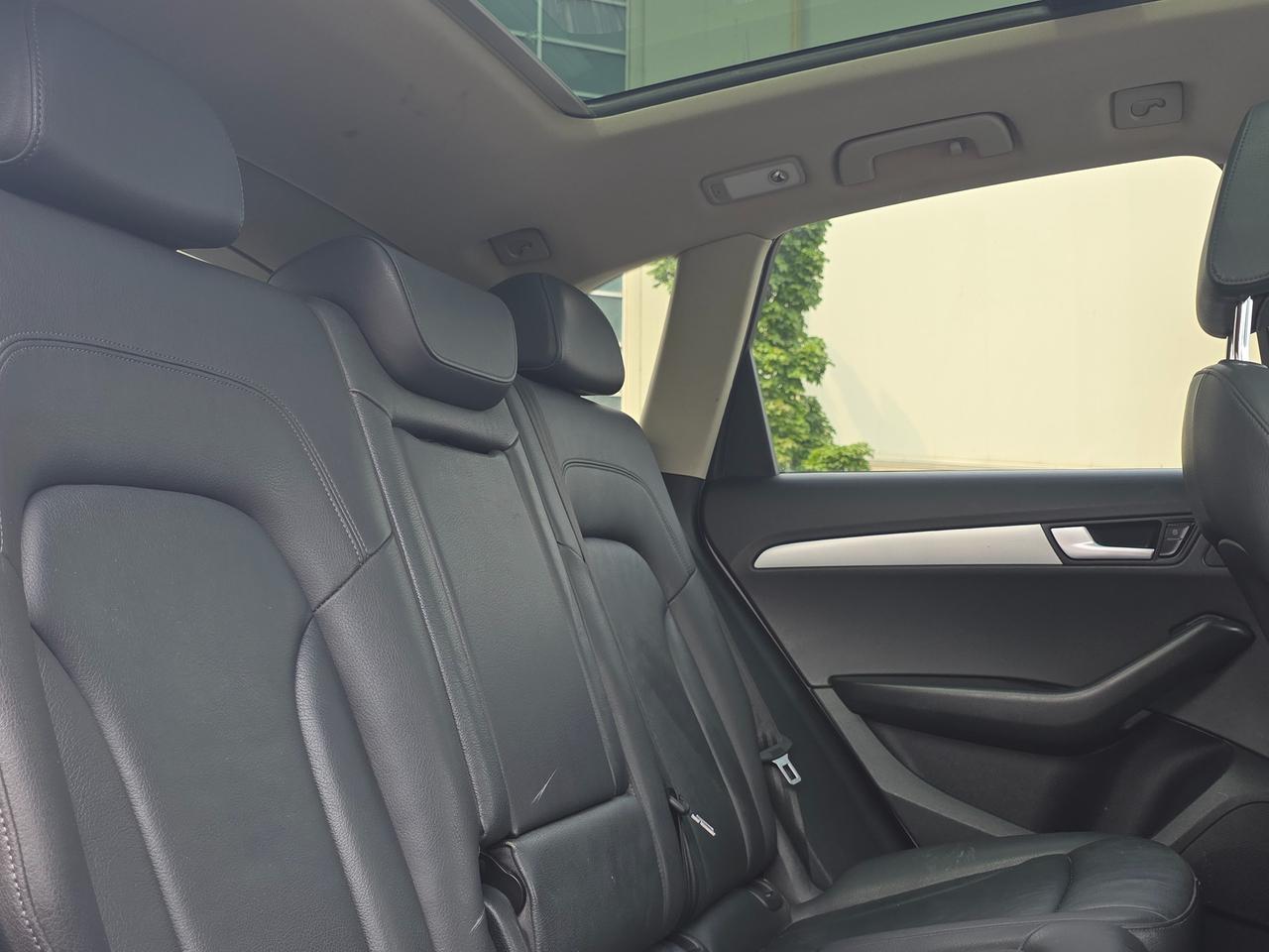 2012 Audi Q5 Premium Plus *GREAT MID-SIZED FAMILY SUV* Photo