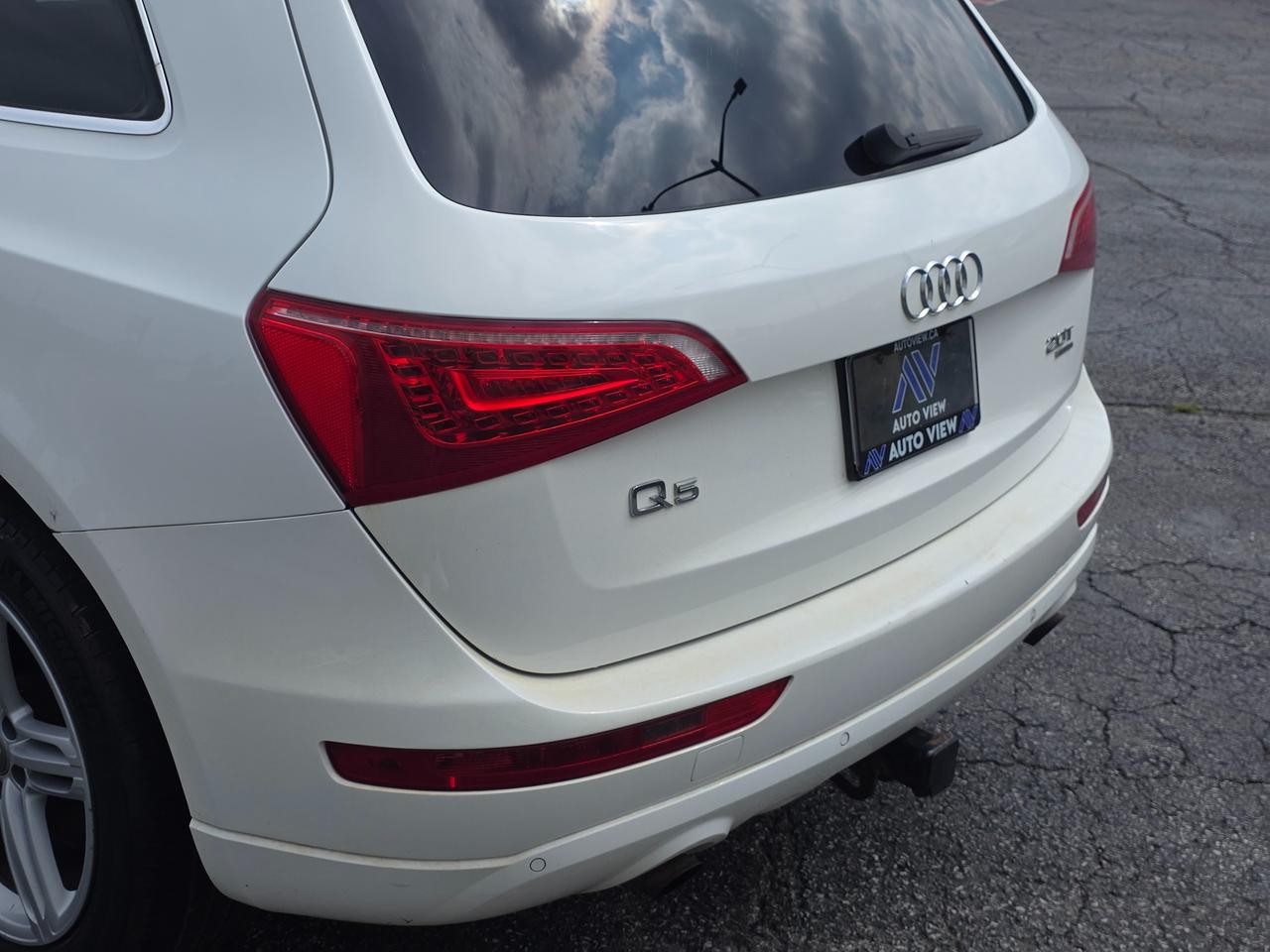 2012 Audi Q5 Premium Plus *GREAT MID-SIZED FAMILY SUV* Photo