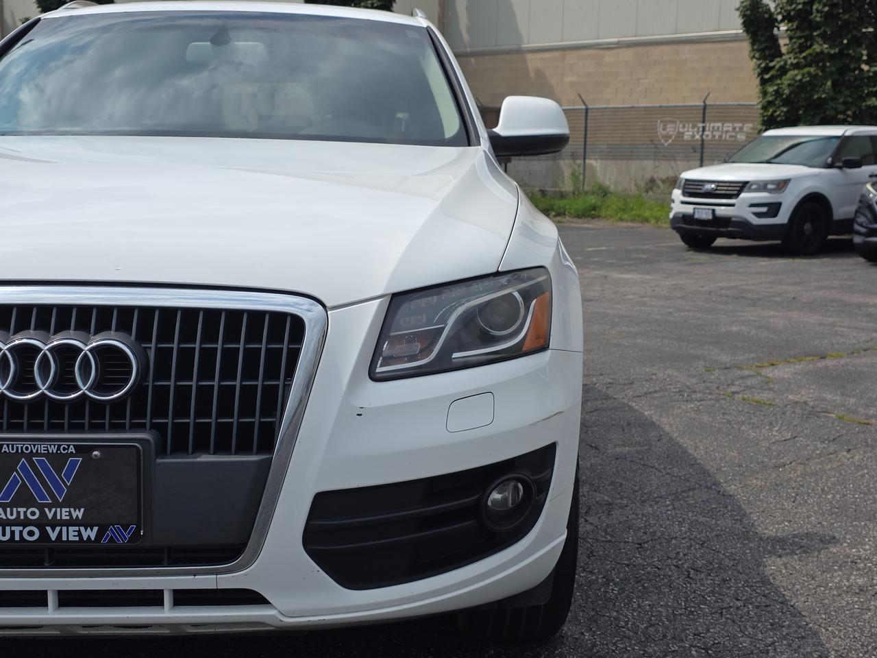 2012 Audi Q5 Premium Plus *GREAT MID-SIZED FAMILY SUV* Photo