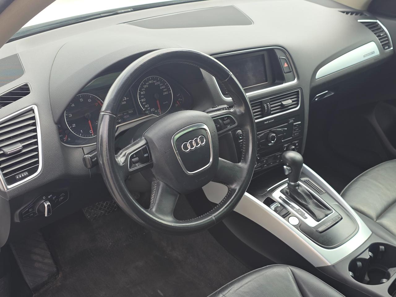 2012 Audi Q5 Premium Plus *GREAT MID-SIZED FAMILY SUV* Photo