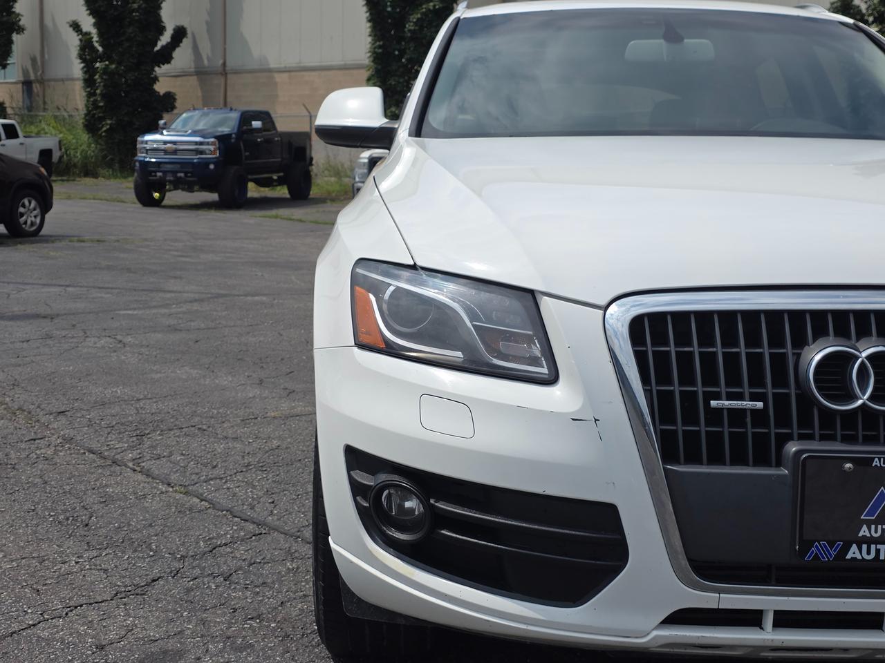 2012 Audi Q5 Premium Plus *GREAT MID-SIZED FAMILY SUV* Photo