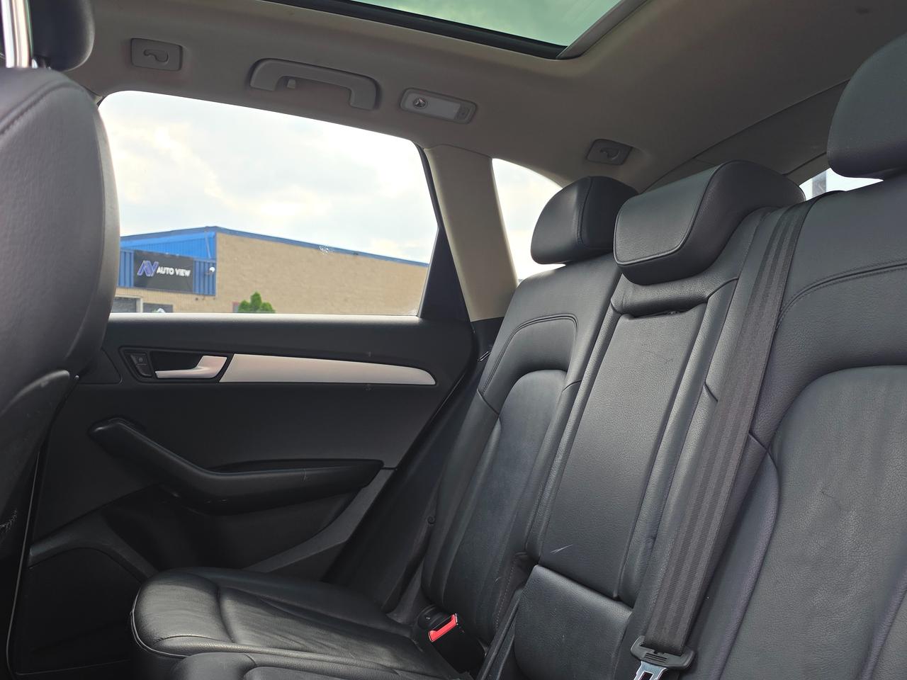 2012 Audi Q5 Premium Plus *GREAT MID-SIZED FAMILY SUV* Photo