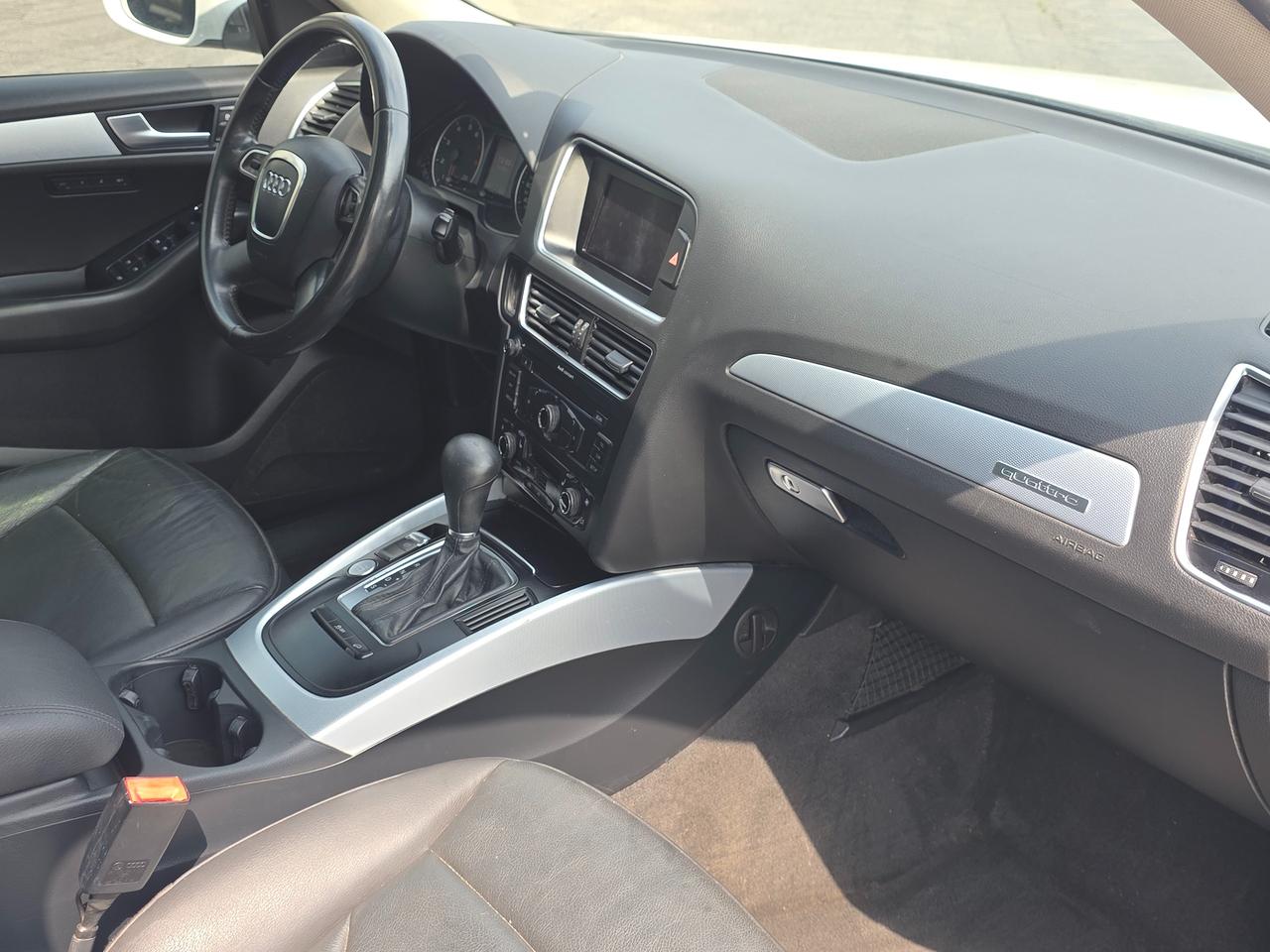 2012 Audi Q5 Premium Plus *GREAT MID-SIZED FAMILY SUV* Photo