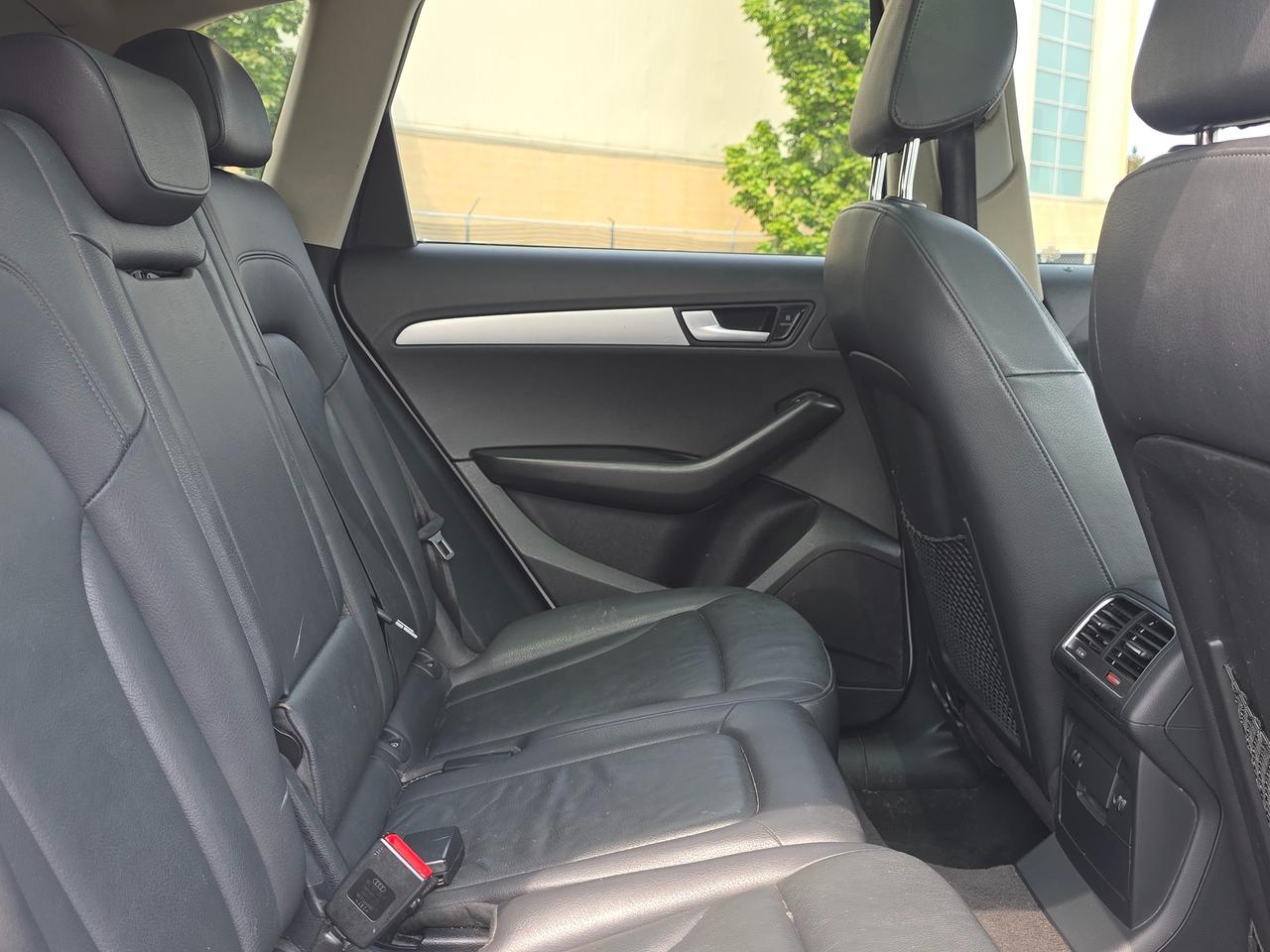 2012 Audi Q5 Premium Plus *GREAT MID-SIZED FAMILY SUV* Photo
