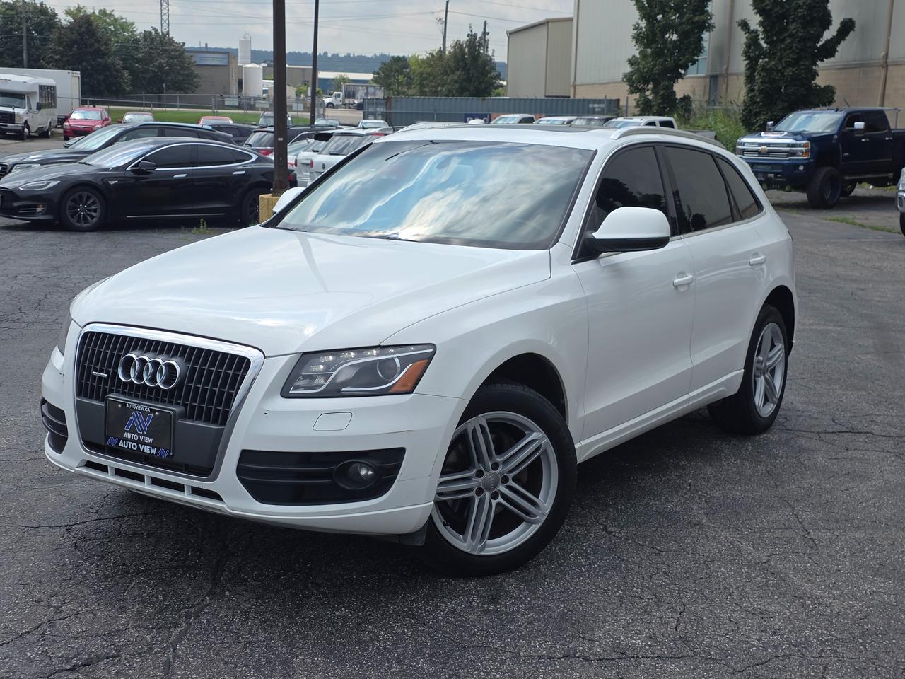 2012 Audi Q5 Premium Plus *GREAT MID-SIZED FAMILY SUV* - Photo #1