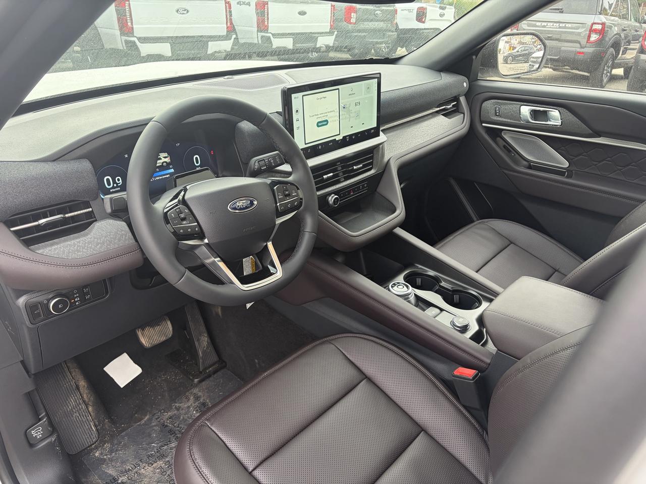 2027 Ford Explorer Platinum 4WD Photo
