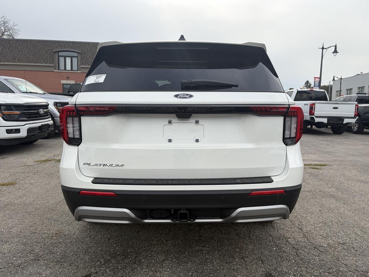 2027 Ford Explorer Platinum 4WD Photo4