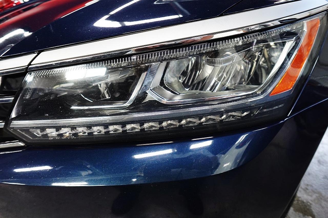 2018 Volkswagen Passat LOW KM ,NO ACCIDENT,NAVI,BLIND SPOT,LOADED Photo