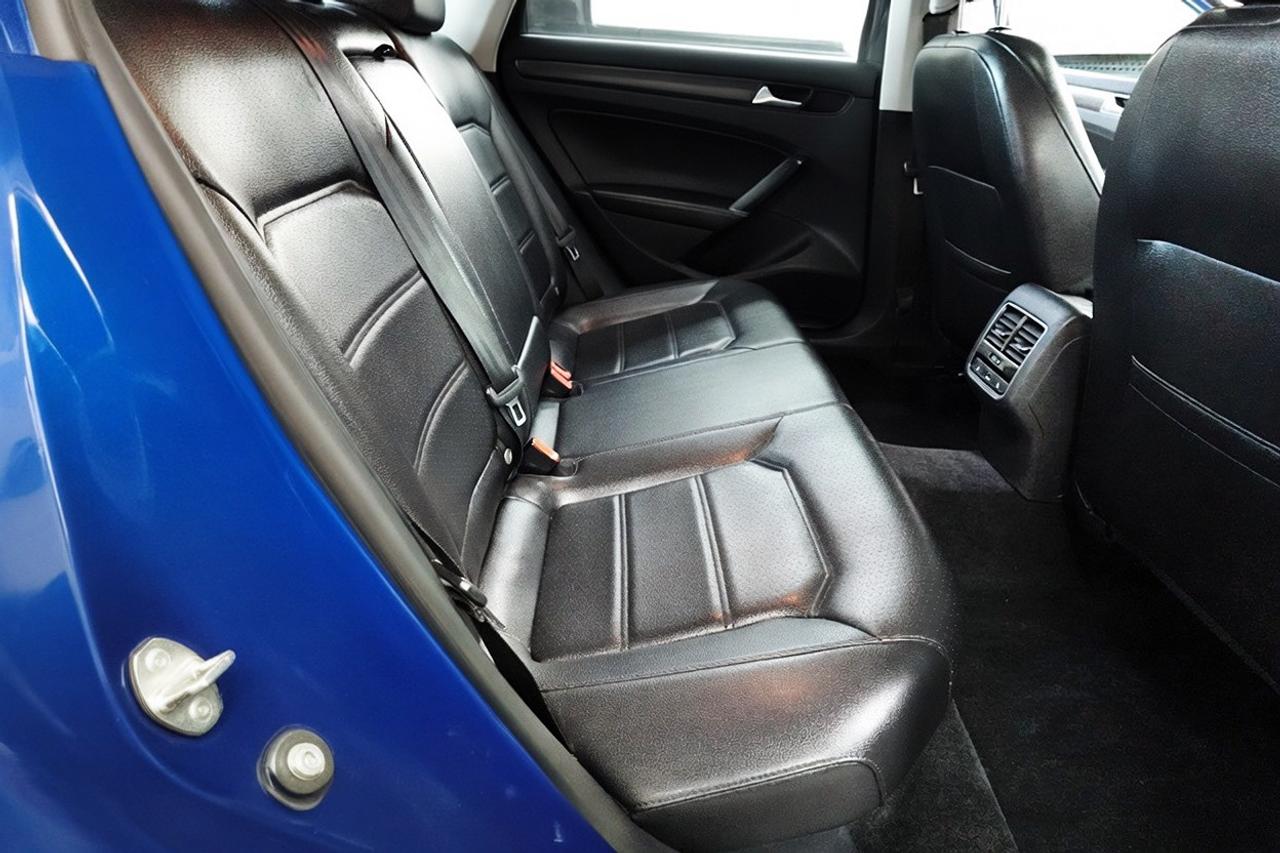 2018 Volkswagen Passat LOW KM ,NO ACCIDENT,NAVI,BLIND SPOT,LOADED Photo