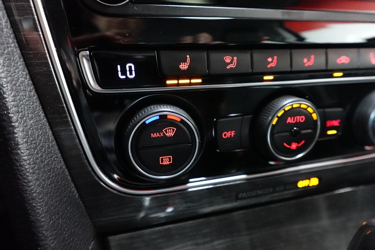 2018 Volkswagen Passat LOW KM ,NO ACCIDENT,NAVI,BLIND SPOT,LOADED Photo