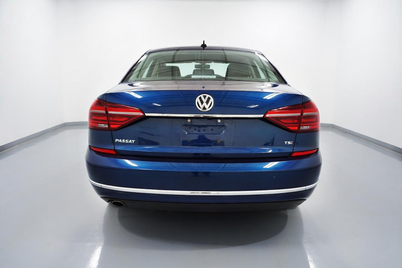 2018 Volkswagen Passat LOW KM ,NO ACCIDENT,NAVI,BLIND SPOT,LOADED Photo4