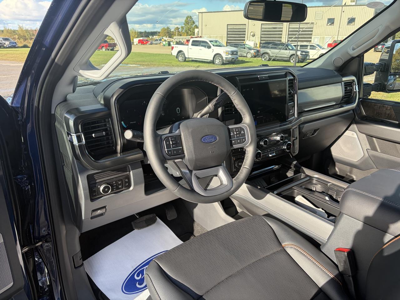 2027 Ford F-250 Lariat Crew Cab 4x4 Photo