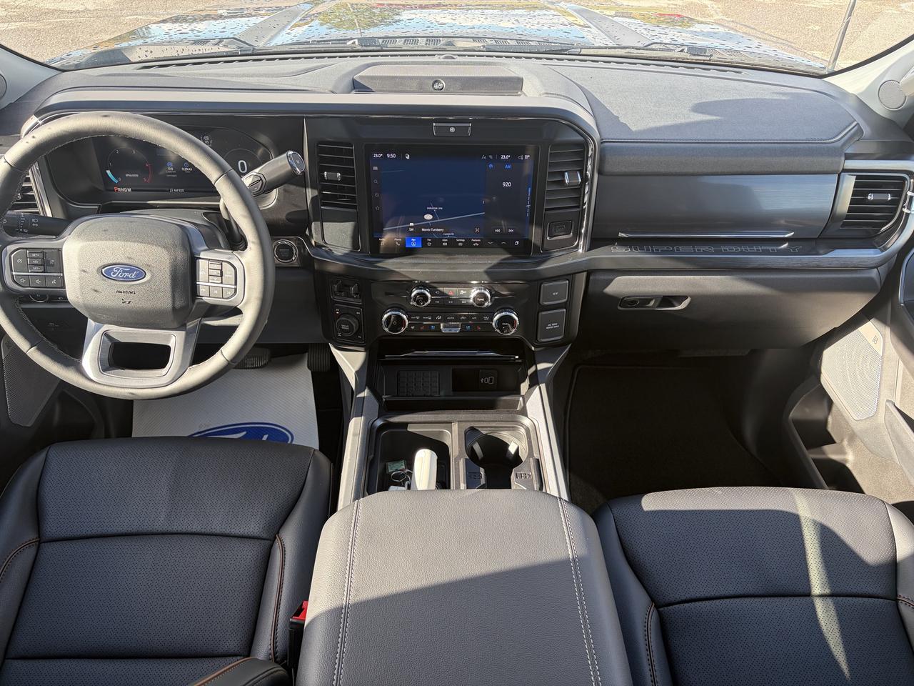 2027 Ford F-250 Lariat Crew Cab 4x4 Photo