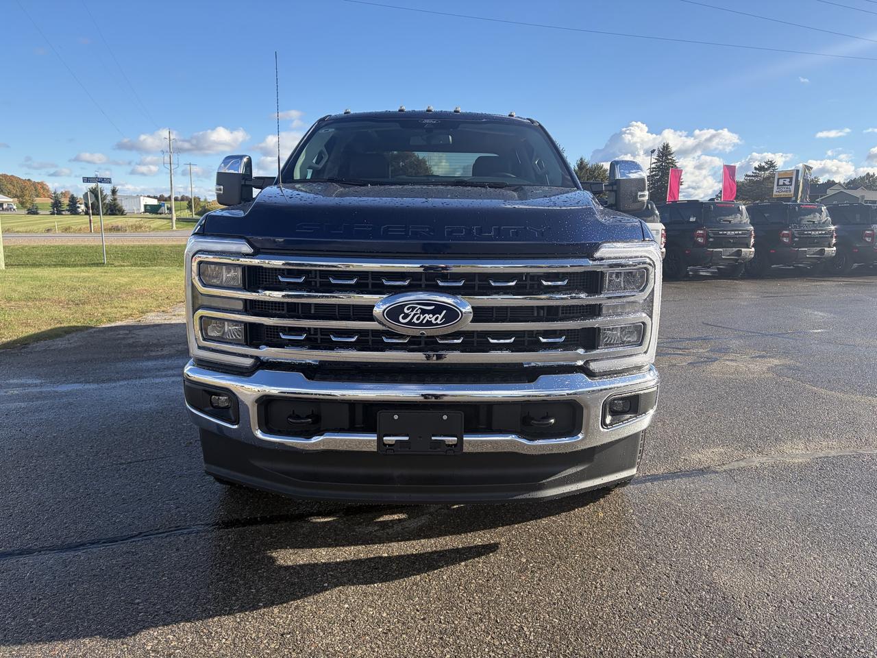 2027 Ford F-250 Lariat Crew Cab 4x4 Photo1