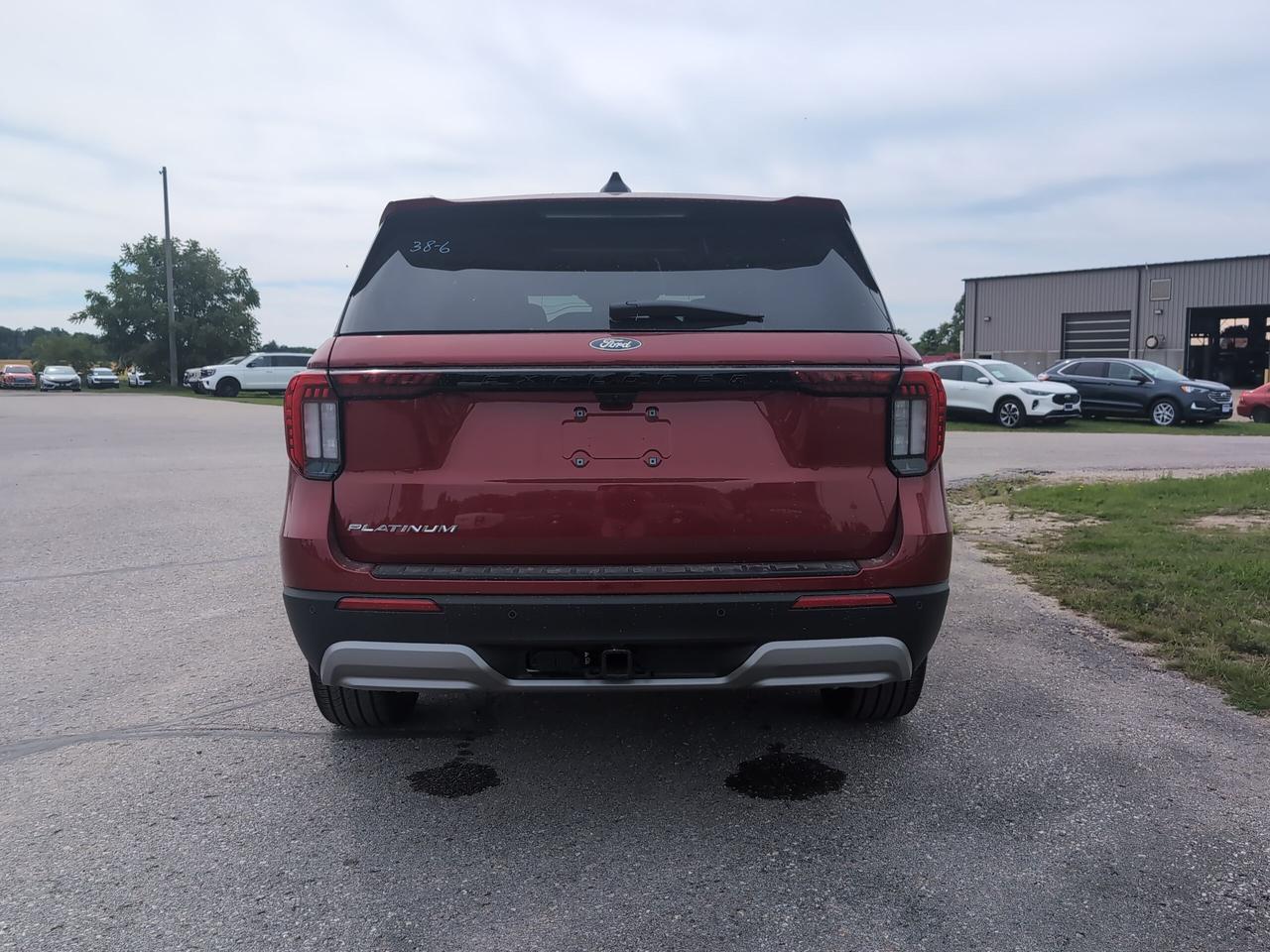 2027 Ford Explorer Platinum 4WD Photo4