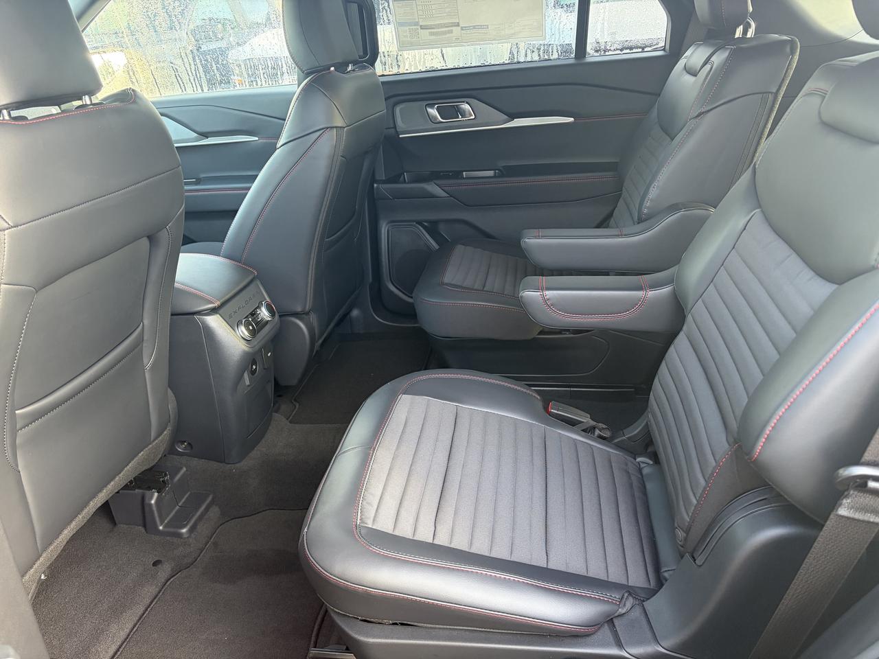 2027 Ford Explorer ST-Line 4WD Photo