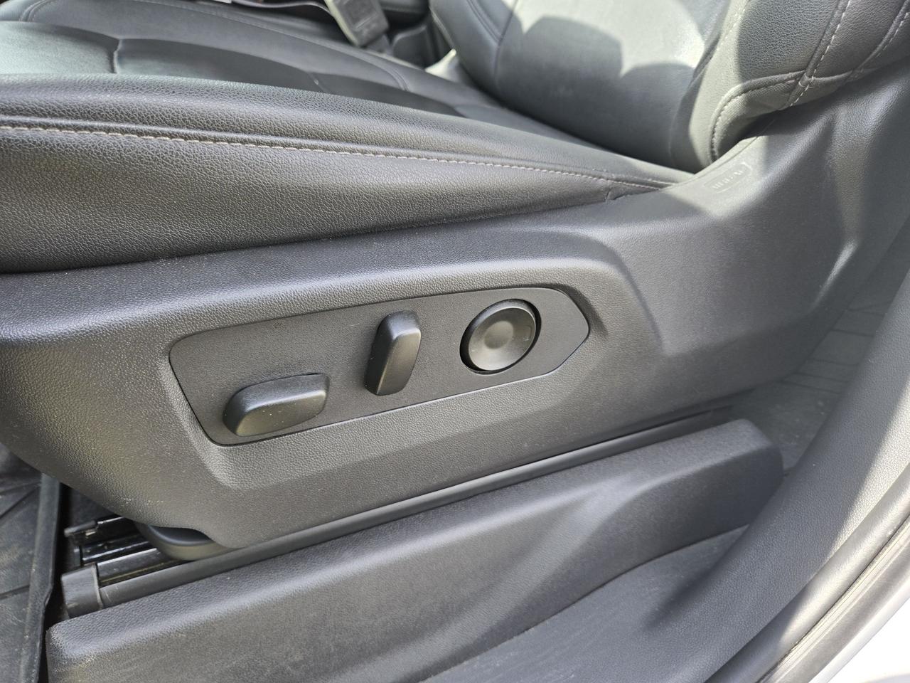 2025 Chevrolet Silverado 1500 LT Photo