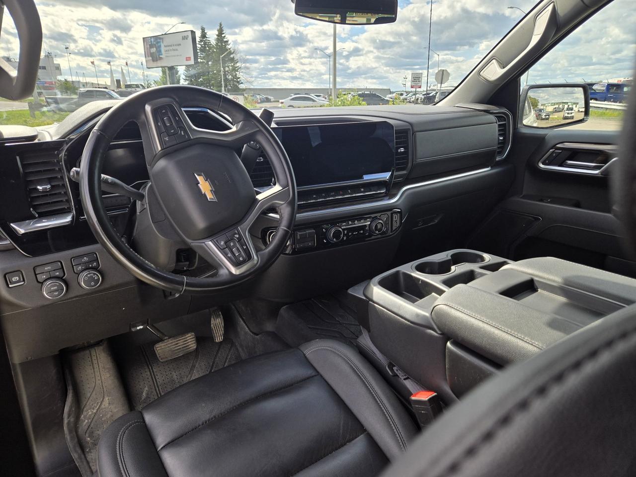 2025 Chevrolet Silverado 1500 LT Photo