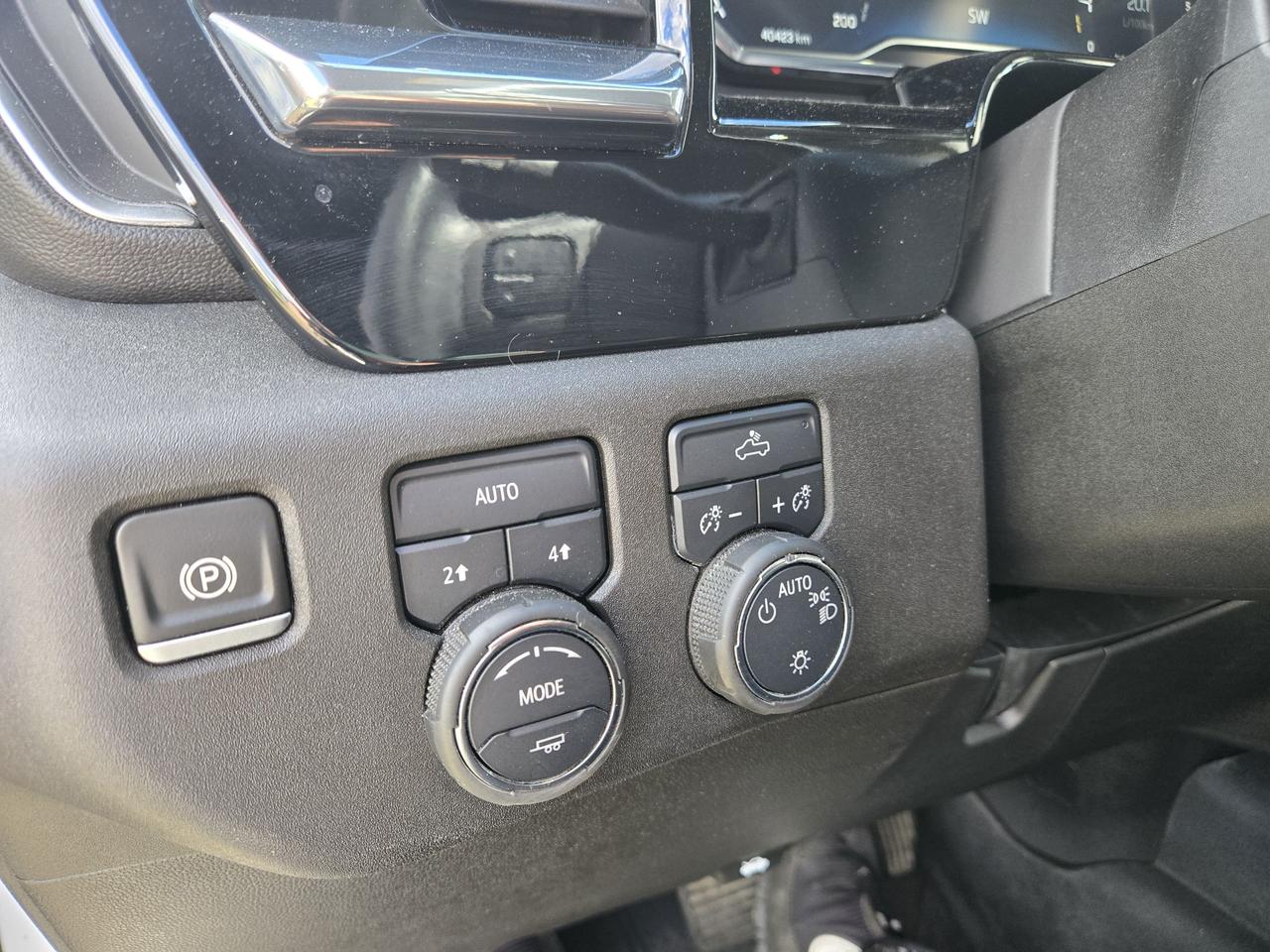 2025 Chevrolet Silverado 1500 LT Photo