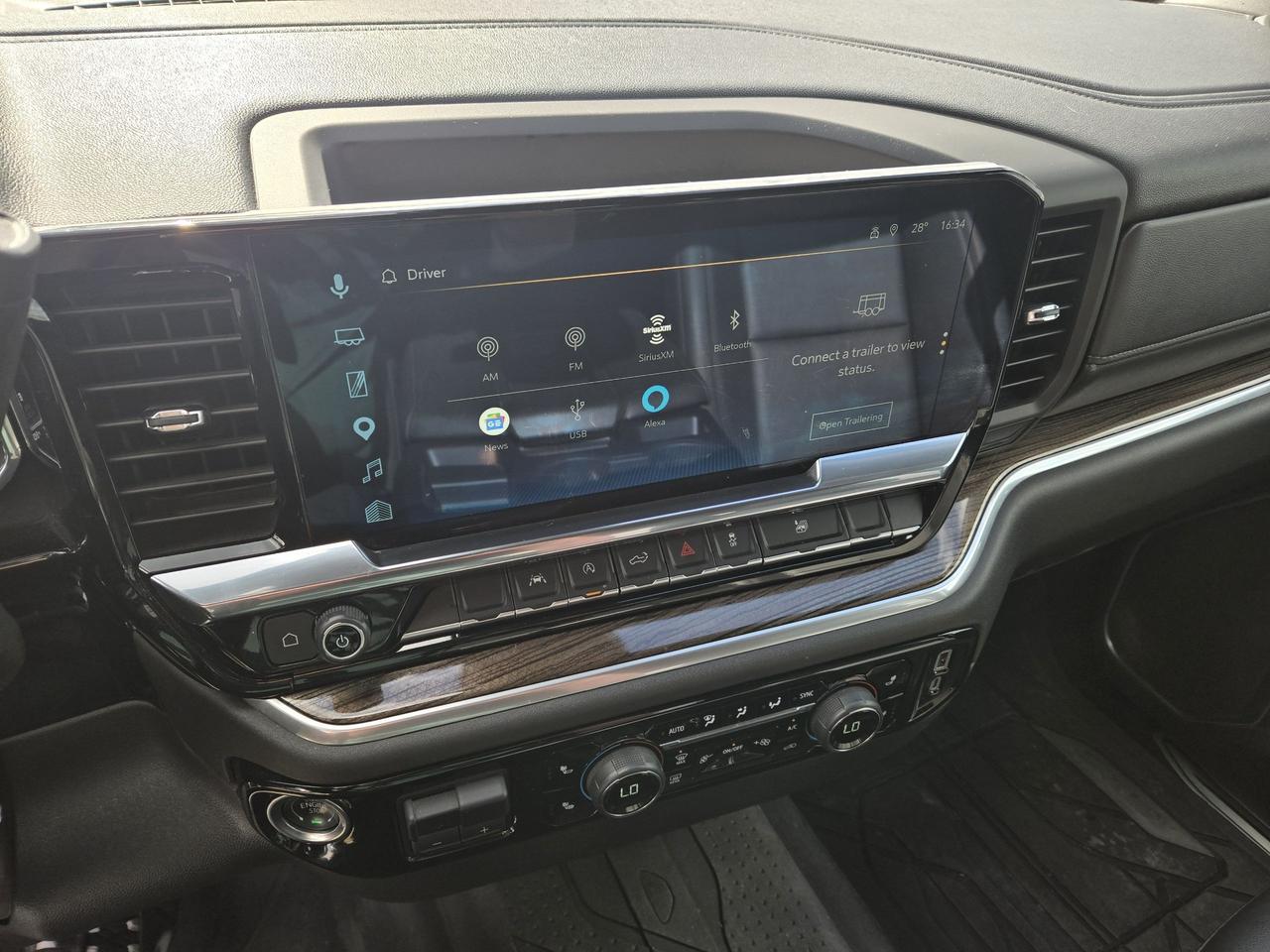 2025 Chevrolet Silverado 1500 LT Photo