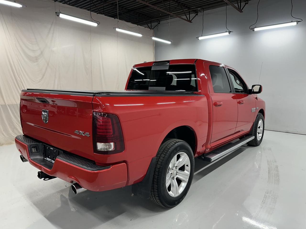 2017 RAM 1500 4WD Crew Cab 140.5" Sport Photo25
