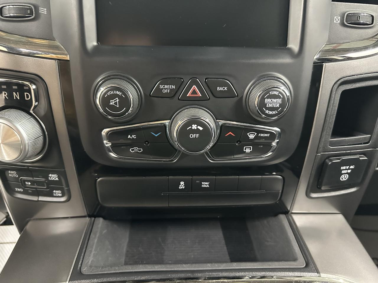 2017 RAM 1500 4WD Crew Cab 140.5" Sport Photo37