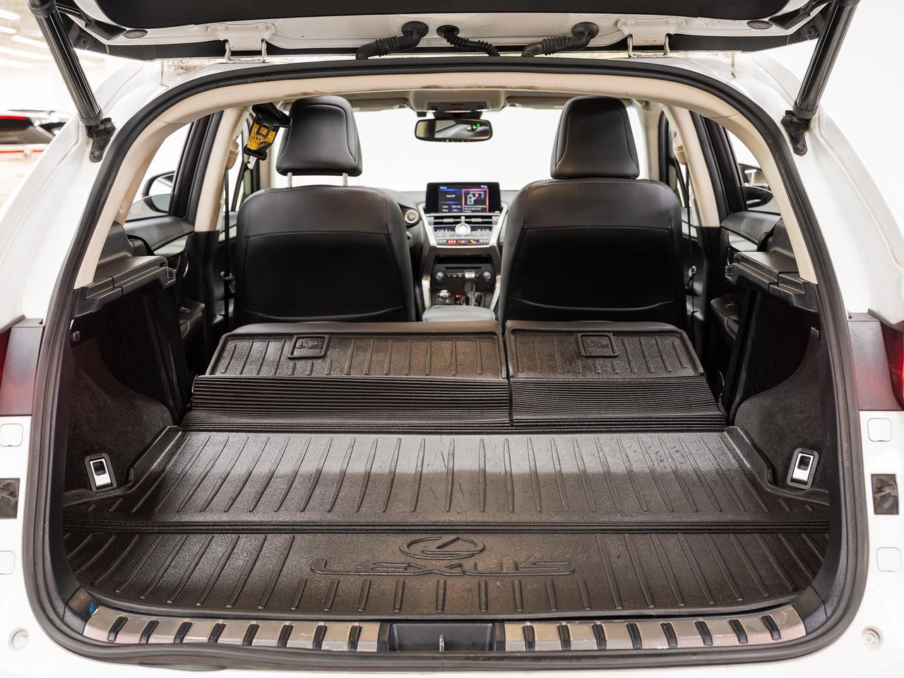 2019 Lexus NX 300 AWD | Sunroof | Leather | ACC | BSM | CarPlay