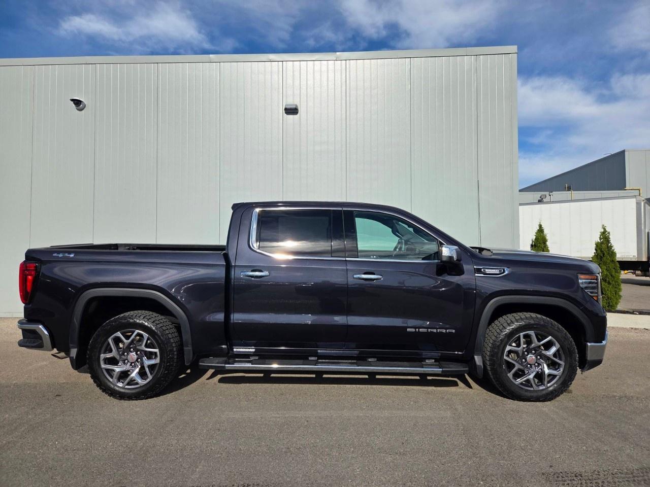 2025 GMC Sierra 1500 Crew Cab Short Box 4-Wheel Drive SLT Photo