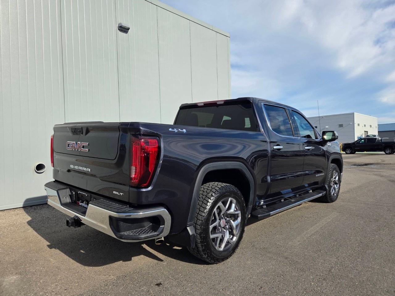 2025 GMC Sierra 1500 Crew Cab Short Box 4-Wheel Drive SLT Photo