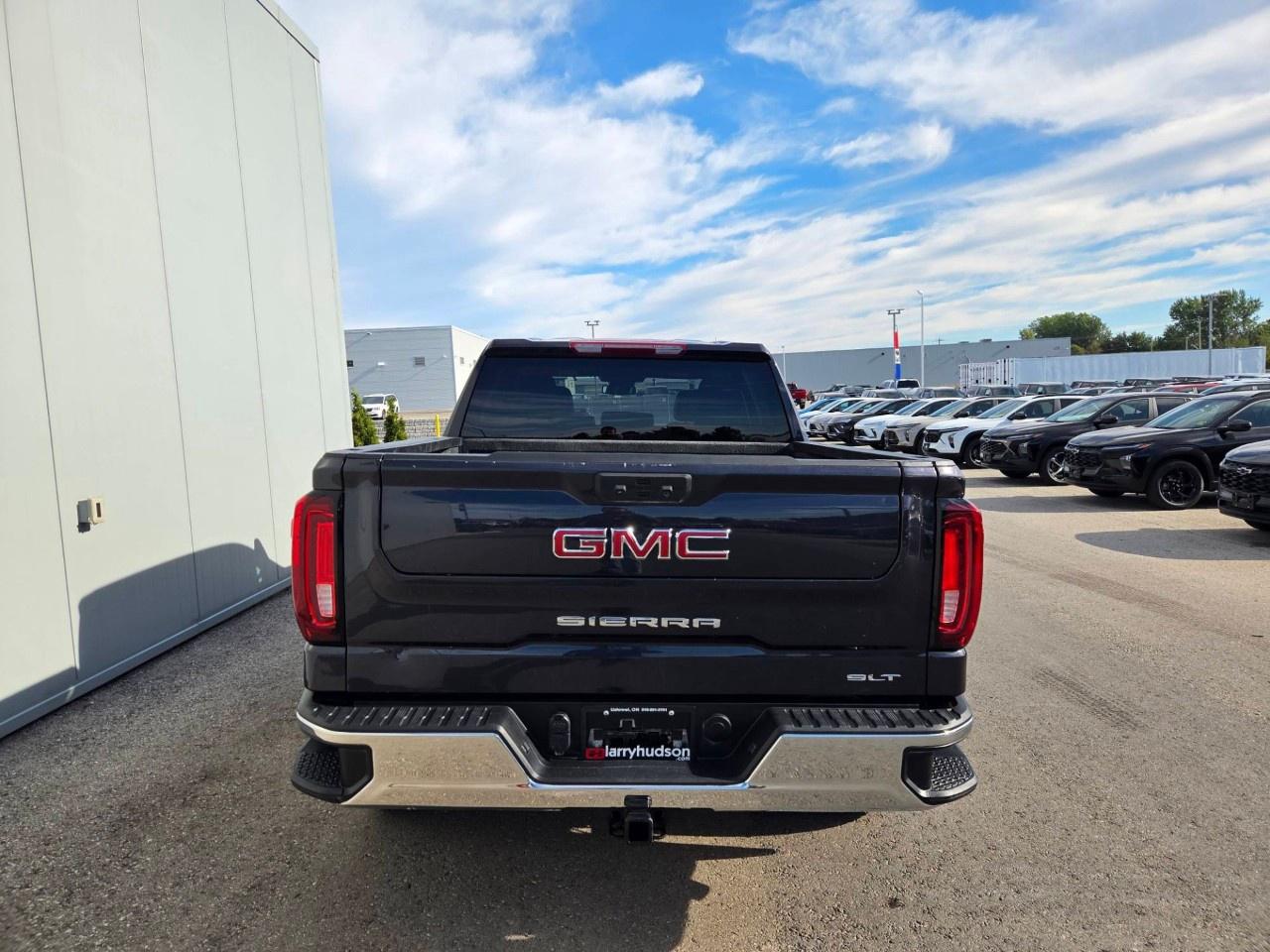 2025 GMC Sierra 1500 Crew Cab Short Box 4-Wheel Drive SLT Photo