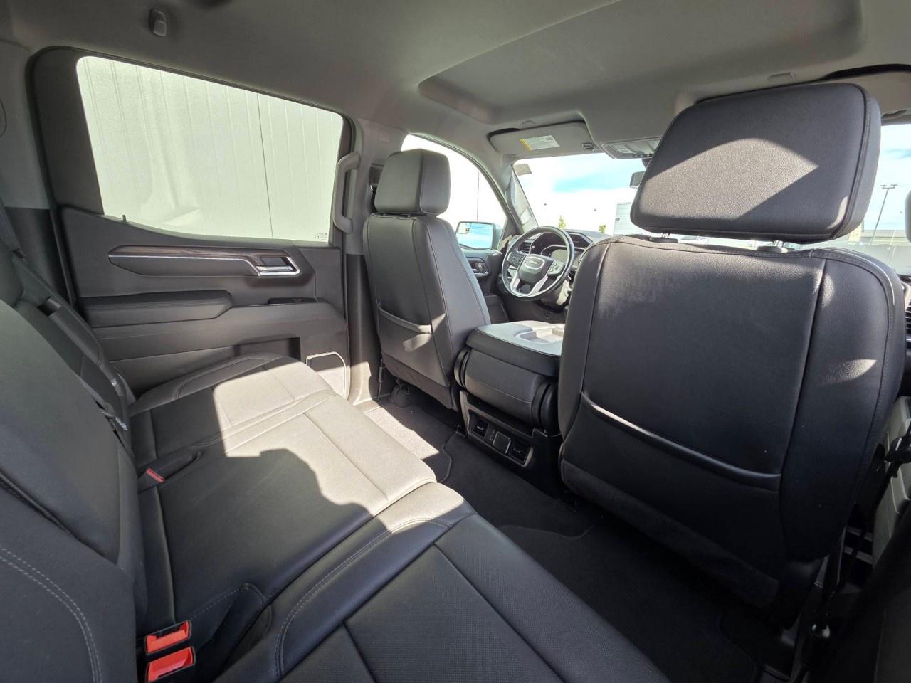 2025 GMC Sierra 1500 Crew Cab Short Box 4-Wheel Drive SLT Photo