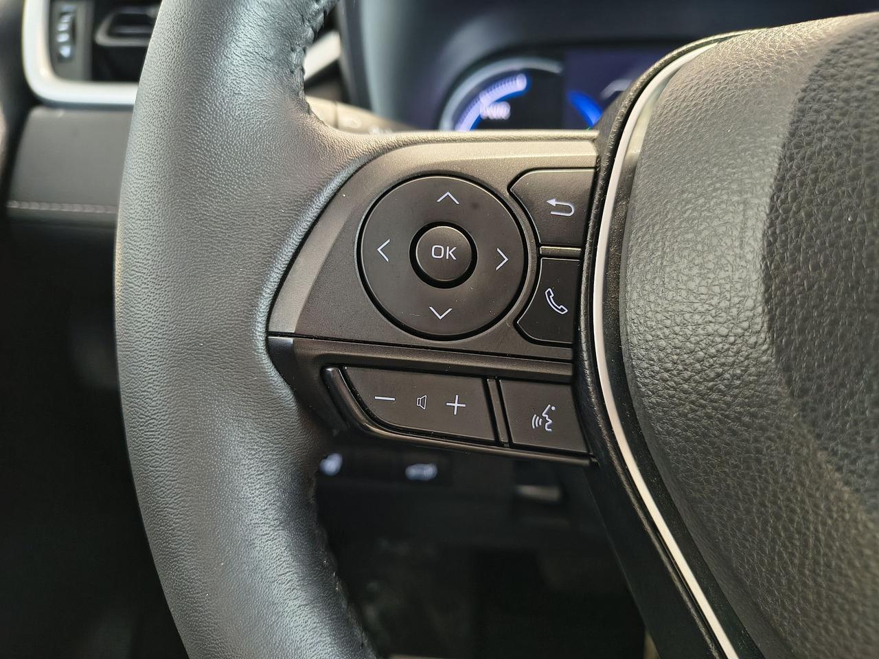 2023 Toyota RAV4 Hybrid XLE Photo0