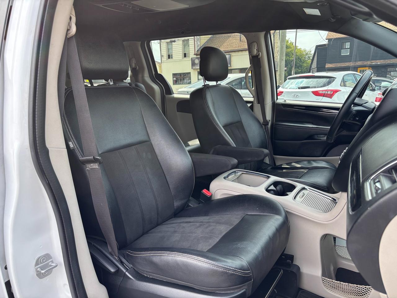 2019 Dodge Grand Caravan SXT Premium Plus Photo