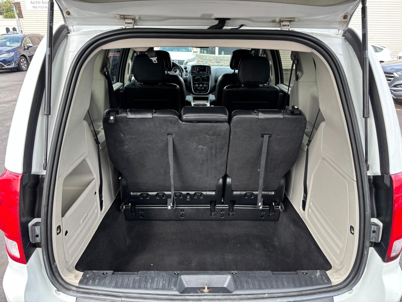 2019 Dodge Grand Caravan SXT Premium Plus Photo