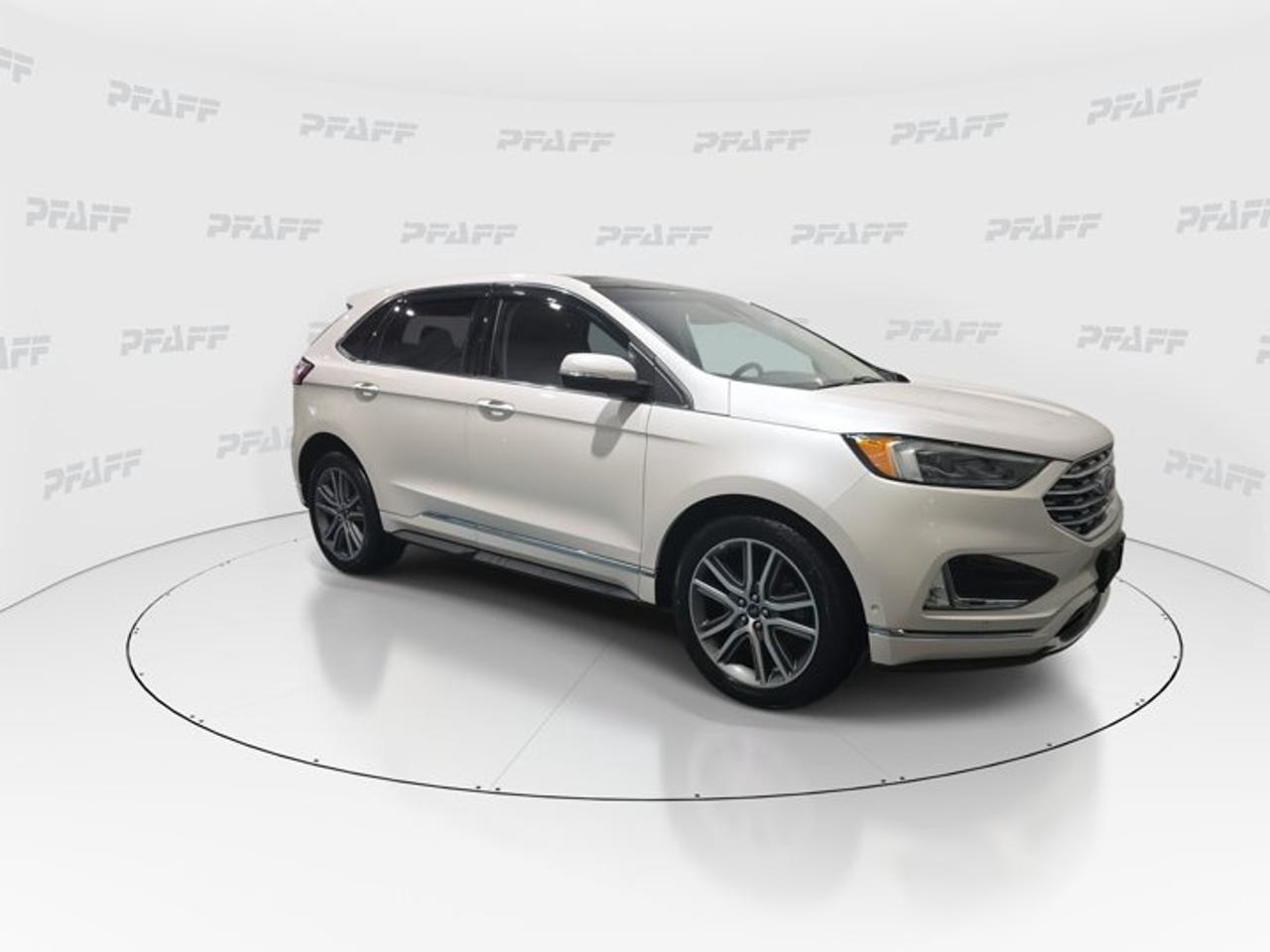 2019 Ford Edge Titanium Photo