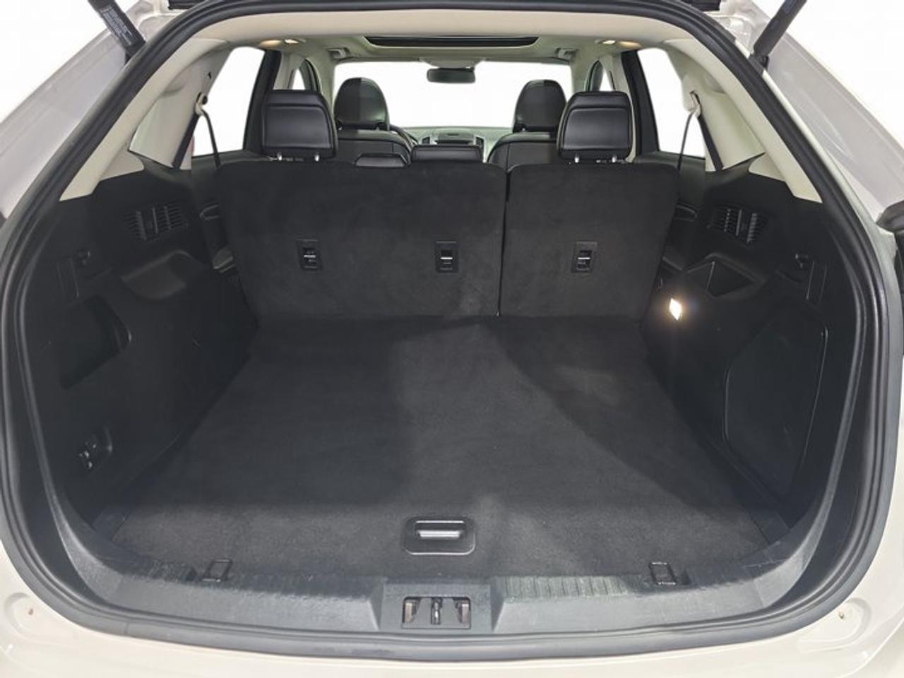 2019 Ford Edge Titanium Photo
