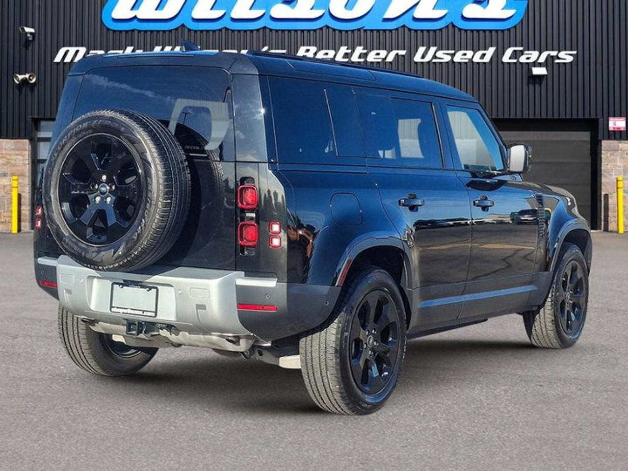 2025 Land Rover Defender 110 S 4WD | Leather | Sunroof | Nav | Heated Wheel + Seats | Power Seats | and More ! Photo