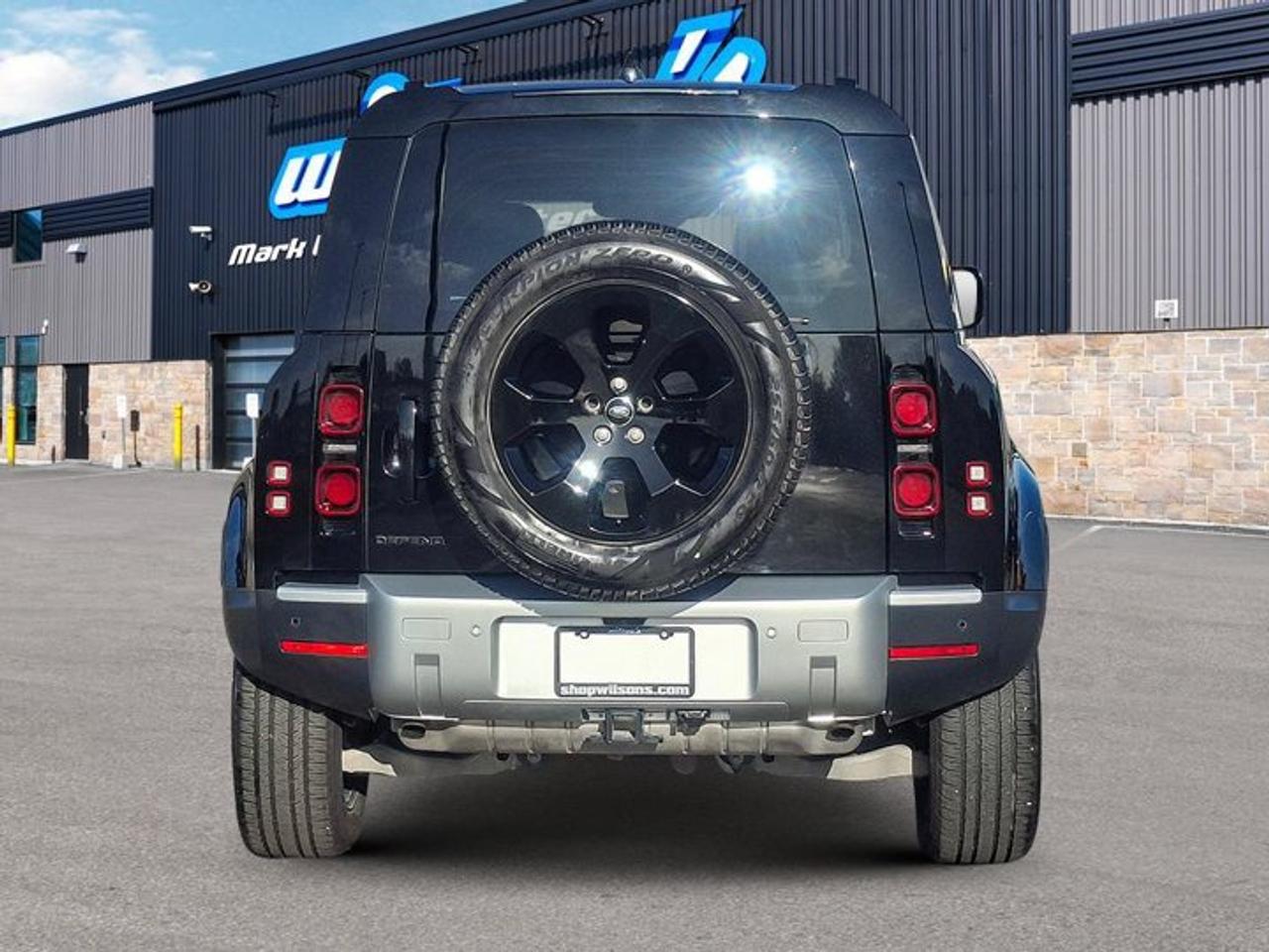 2025 Land Rover Defender 110 S 4WD | Leather | Sunroof | Nav | Heated Wheel + Seats | Power Seats | and More ! Photo3
