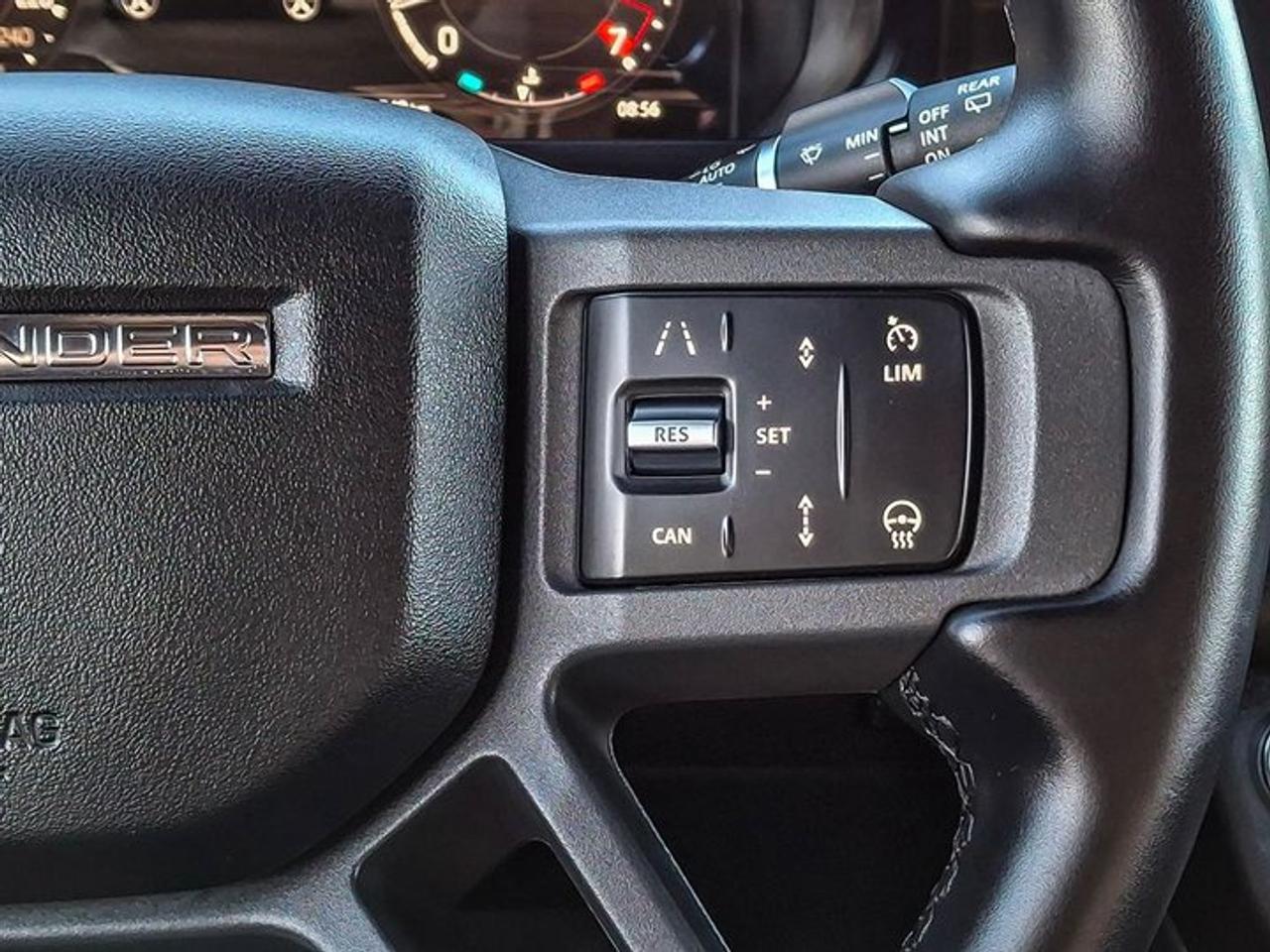 2025 Land Rover Defender 110 S 4WD | Leather | Sunroof | Nav | Heated Wheel + Seats | Power Seats | and More ! Photo