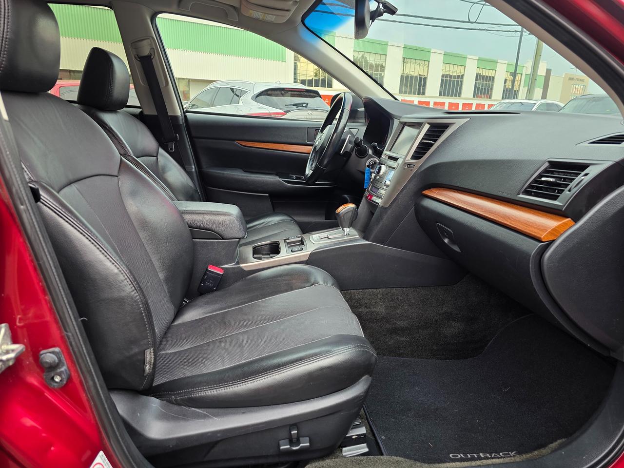 2014 Subaru Outback 3.6R Limited AWD Photo