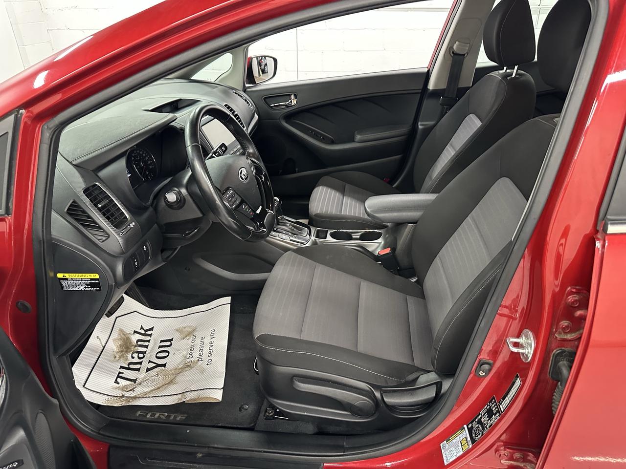 2017 Kia Forte EX Photo8