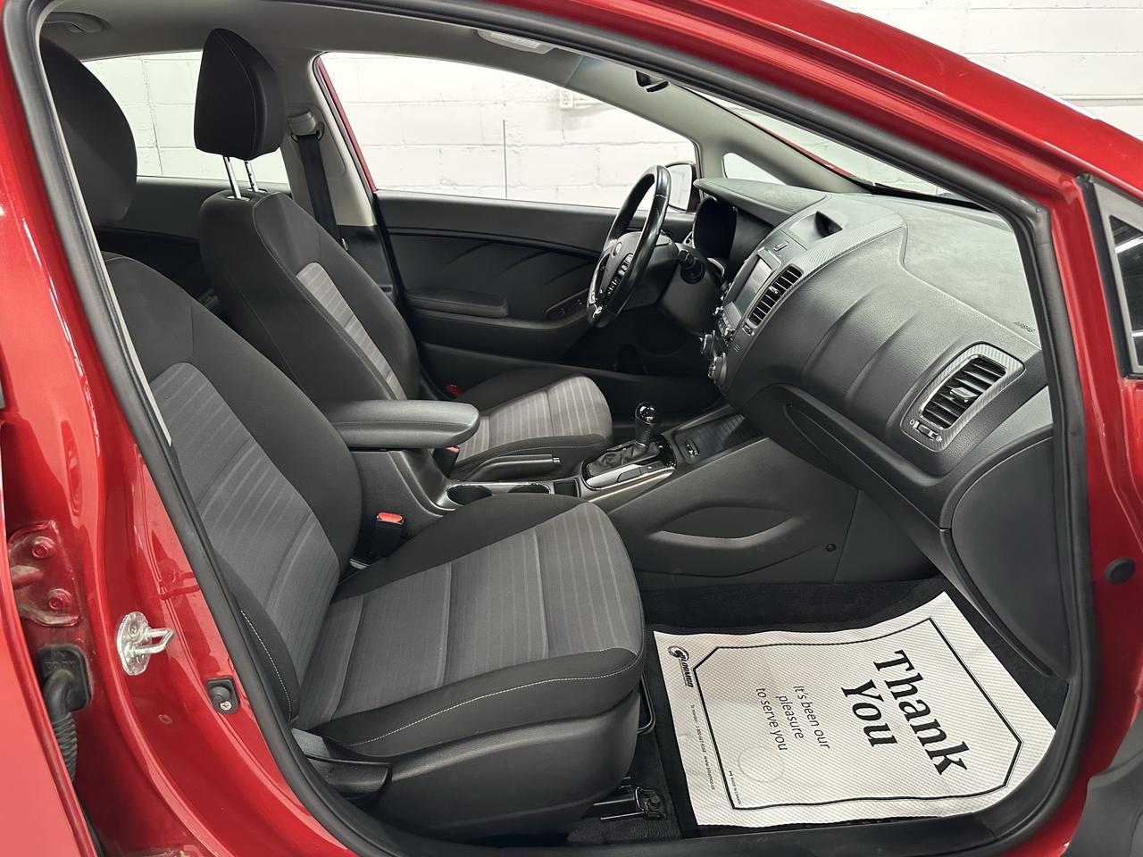 2017 Kia Forte EX Photo11